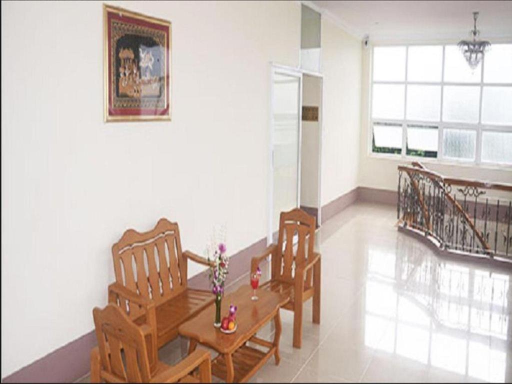 Hotel Diamond Crown