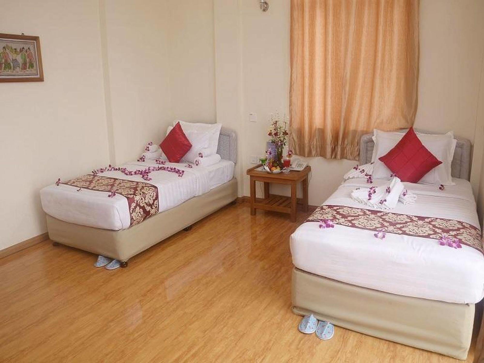 Hotel Diamond Crown 3*
